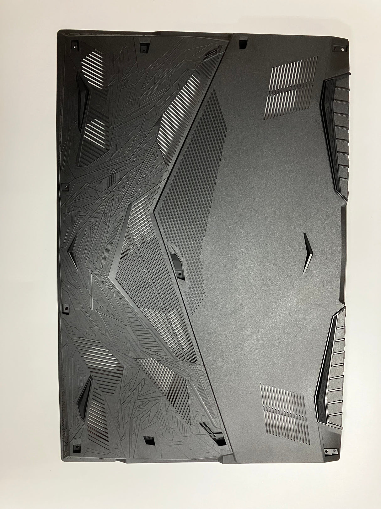 MSI LOWER CASE (307-7E4D214-Y31)